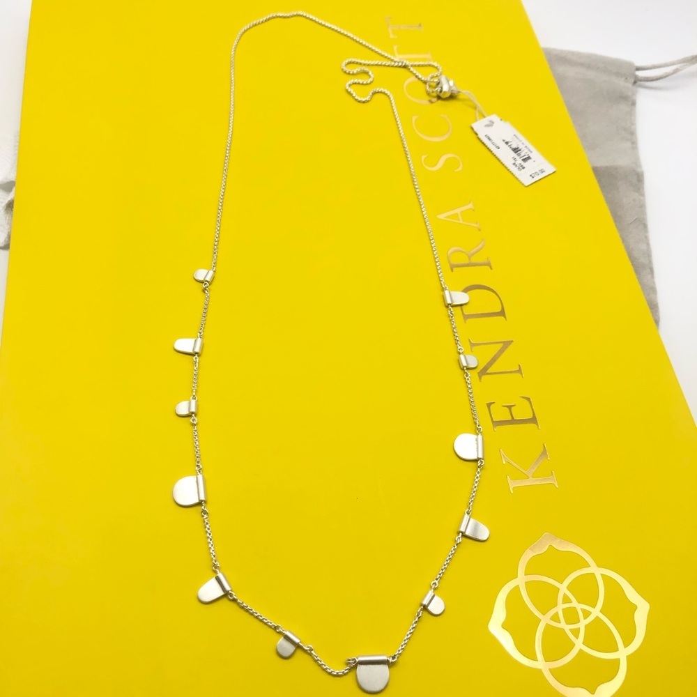 Kendra Scott Olive Station Necklace in Silver